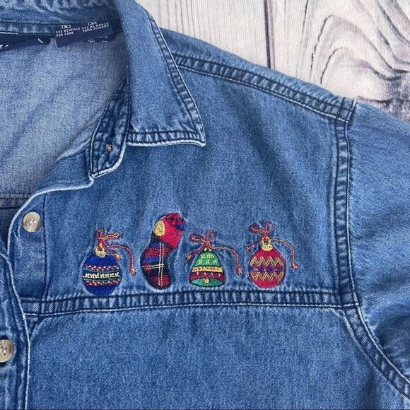 Solutions Denim Christmas Holiday Denim Button Up Shirt Embroidered Small Ugly - Picture 6 of 10